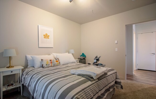 2 beds, 2 baths, 1,198 sqft, $2,725, Unit 01-417