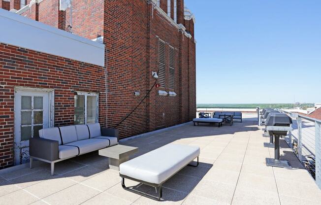 Rooftop Terrace with views od downtown Des Moines