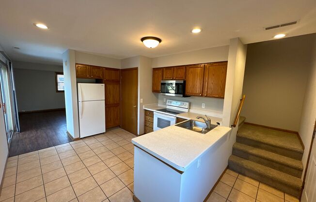 2 beds, 1.5 baths, 1,200 sqft, $1,390, Unit #1