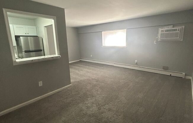 1 bed, 1 bath, 625 sqft, $1,325, Unit F02