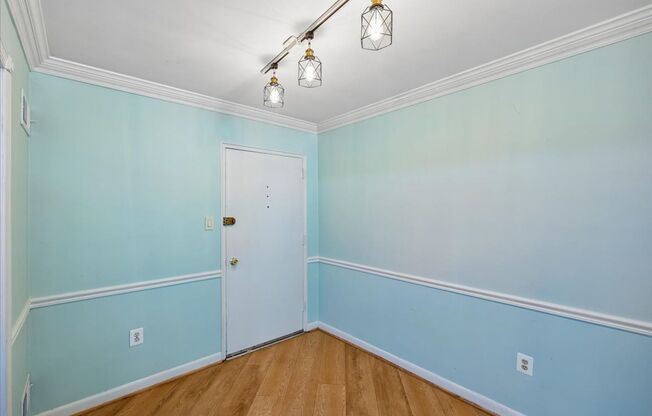 Bright & Stylish 2BR/1BA Condo in Sought-After Sumner Court in Bethesda