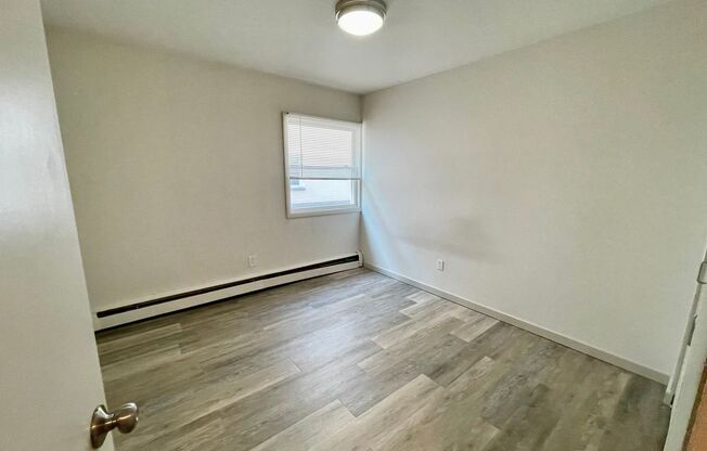 2 beds, 1 bath, $1,395, Unit 116