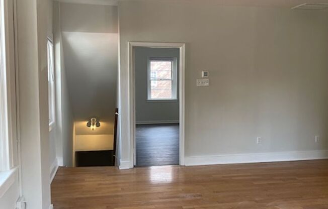 3 beds, 2 baths, 1,600 sqft, $2,195, Unit Apt. A