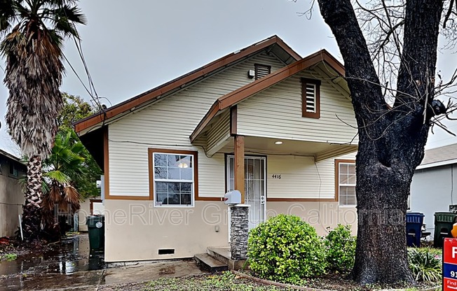 4416 8 AVE