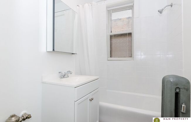 1 bed, 1 bath, 575 sqft, $1,325, Unit 744-48