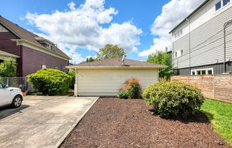 Updated 2 Bedroom, 1 Bathroom Duplex in the Heart of North Portland