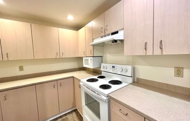 2 beds, 2 baths, 990 sqft, $2,595, Unit A 107