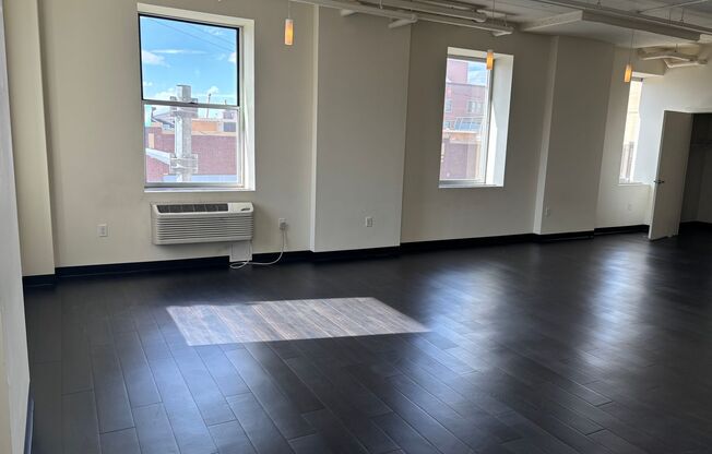 Studio, 1 bath, 533 sqft, $1,275, Unit Unit 124