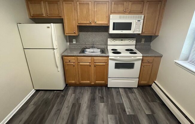 1 bed, 1 bath, 700 sqft, $1,295, Unit C206