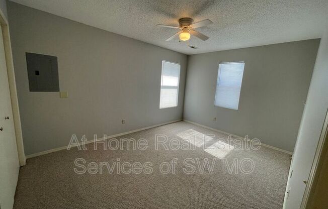 1636 N BENTON