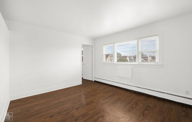 1426 S CICERO AVE