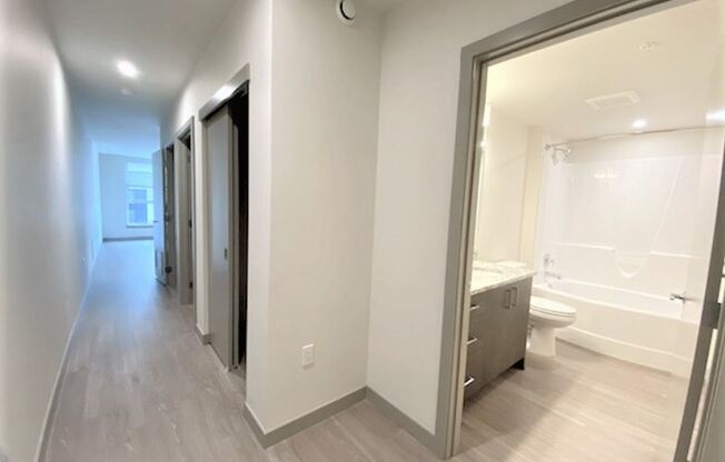 1 bed, 1 bath, 719 sqft, $1,695, Unit 406