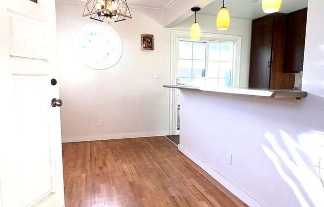 Private 3BR/2BA Cottage Retreat- Detached Home w/Backyard, Washer & Dryer