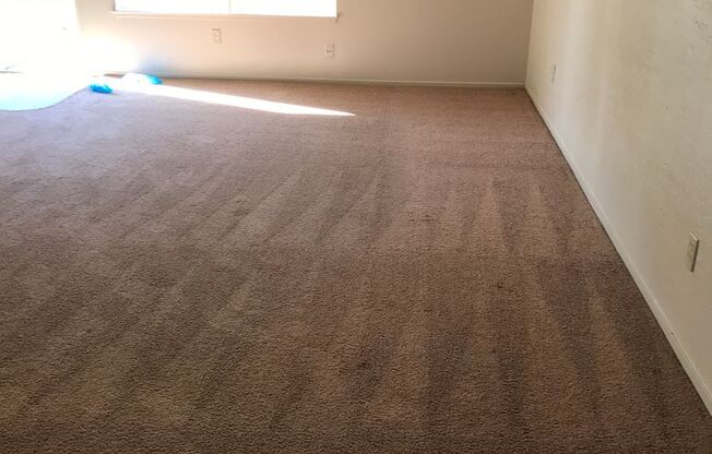 2 beds, 1 bath, 963 sqft, $1,525, Unit 127