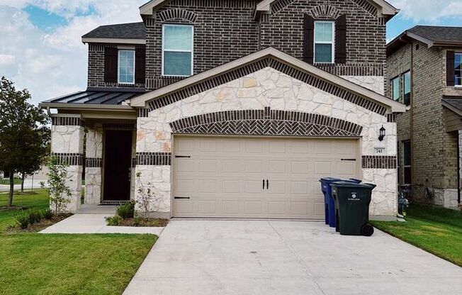 741 CREEKWATER LN