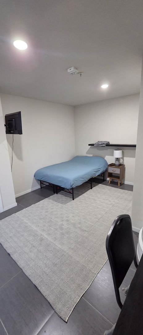 Studio, 1 bath, $1,350, Unit FURN 1