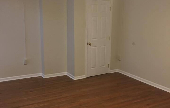 Studio, 1 bath, $725, Unit 5