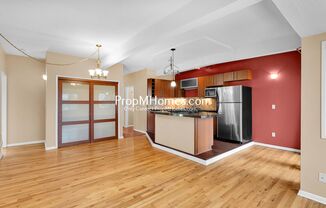 Beautiful Two Bedroom Apartment on Rosemont Bluff!