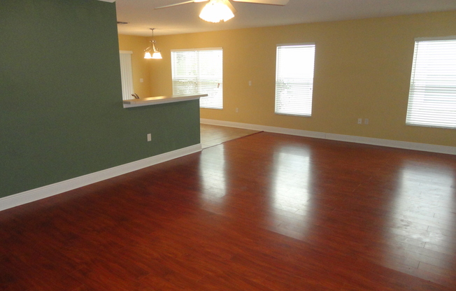 OVIEDO 3br 2ba in WAVERLEE WOODS with Water View!!!