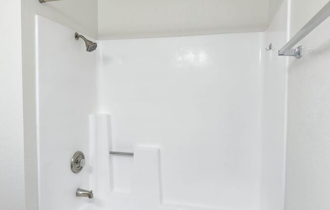 2 beds, 2 baths, 900 sqft, $2,600, Unit 415