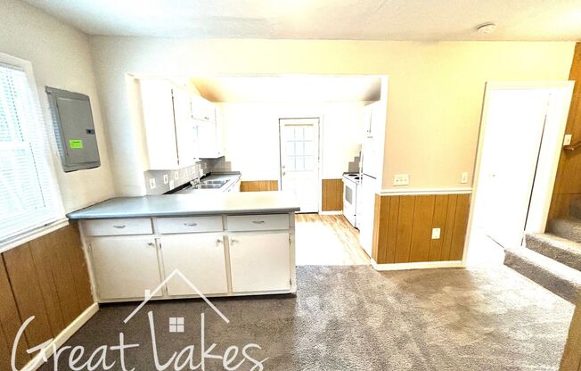 Fabulous 2 bedroom / 1 bathroom, 2-story home now available for rent!