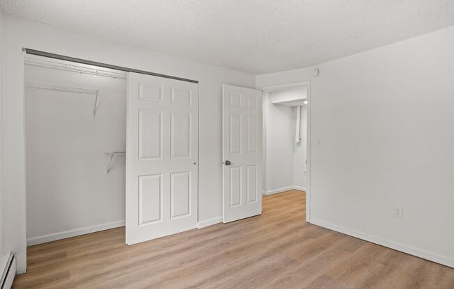 3 beds, 1 bath, 850 sqft, $1,500, Unit 5015-5