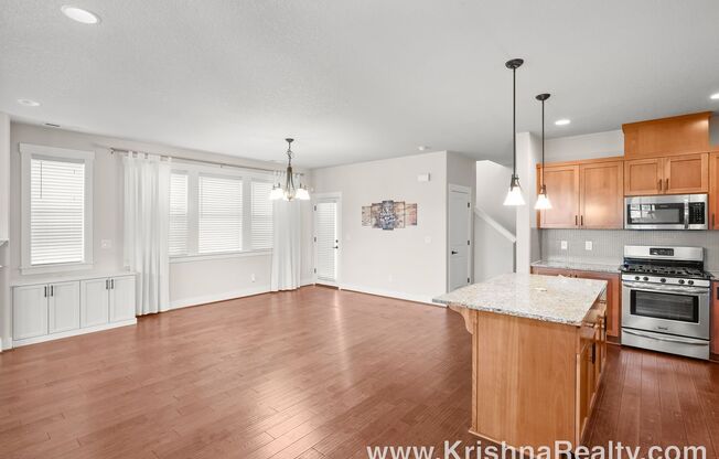 Gorgeous 4 BD* 2.5 BA* Single Family Home In Sherwood Features Spectacular layout*