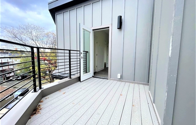 1 bed, 1 bath, 642 sqft, $2,400, Unit 404