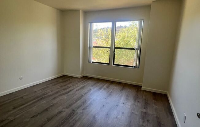 3 beds, 2 baths, 1,300 sqft, $3,395, Unit 14