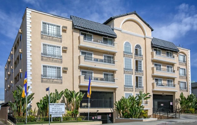 Apartment Building in Los Angeles