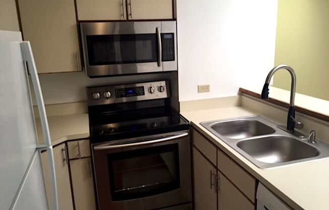 2 beds, 2 baths, $3,800, Unit # 56