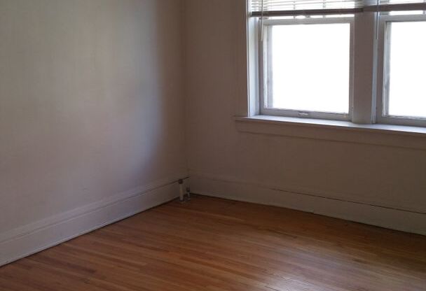 DJ Smith Realty Bryant Ave S
