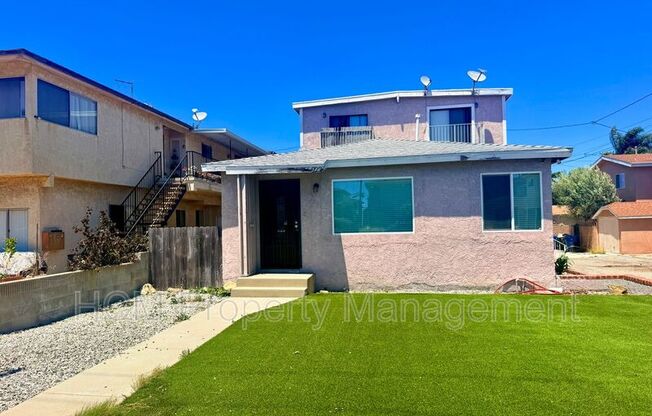 922 W 25 ST