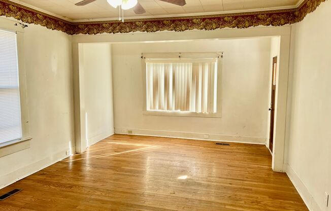 3 Bedroom, 1.5 Bath for Rent!