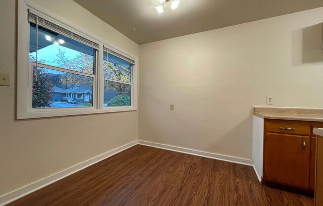 Charming 1 bedroom available in Woodlawn Terrace