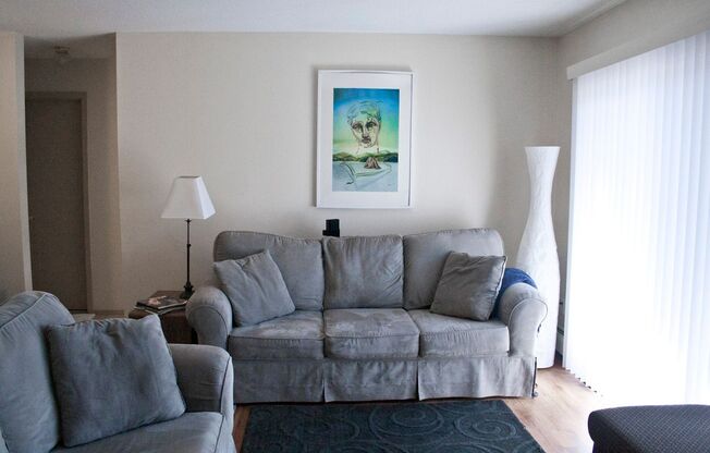 1 bed, 1 bath, 550 sqft, $1,100, Unit 212