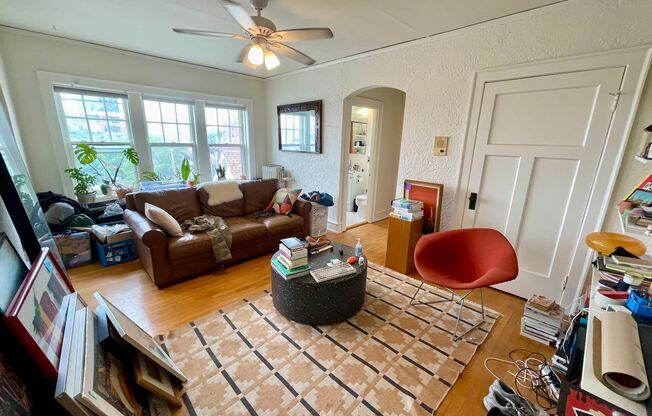 1 bed, 1 bath, $950, Unit 306