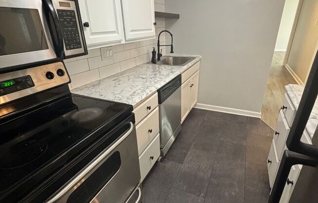 2 Bedroom Condo in Hunting Ridge!