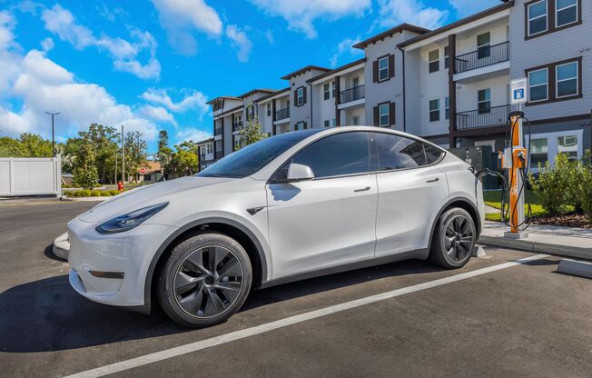 1 bed, 1 bath, 836 sqft, $1,950, Unit B1-103