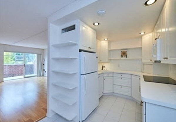 50-56 Broadlawn Park