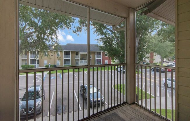 Park Lake — 1 Bed / 1 Bath + Den | Upstairs Condo | Brandon, FL