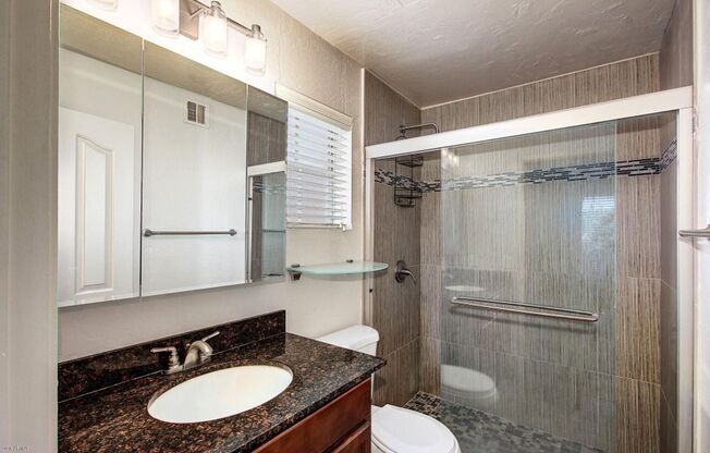 2 beds, 2 baths, $1,795, Unit UNIT 2007