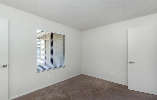 2 beds, 1 bath, 984 sqft, $1,675, Unit 135