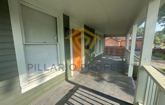 Charming 2-Bedroom Home with Modern Finishes, Detached Garage & Fenced Yard – Near Westside Gem!