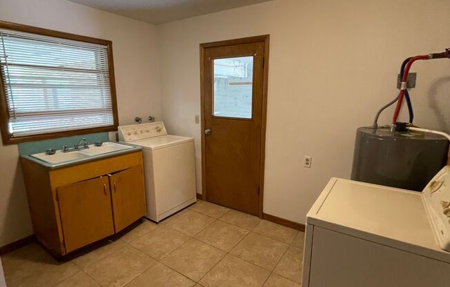 2 beds, 1.5 baths, $2,500