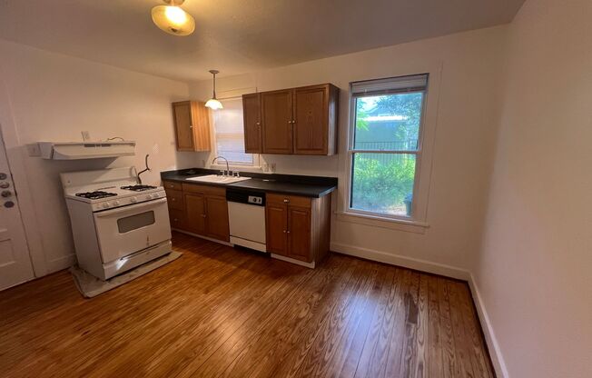 5004 Ave F