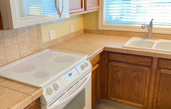 3 Bedroom Upgraded SW Portland Home!