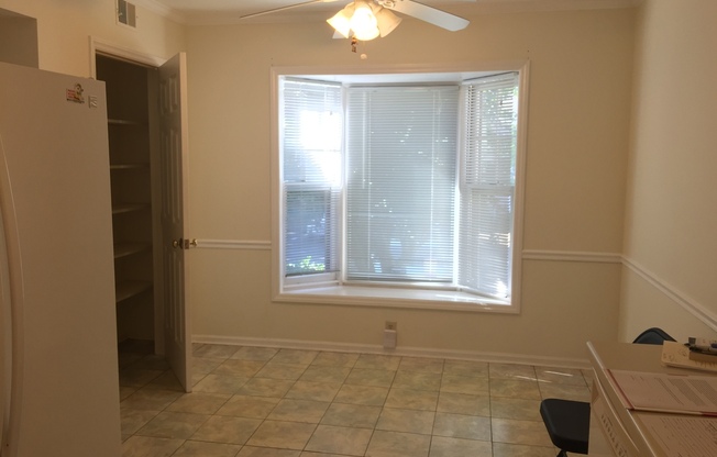 2 BR Townhome Near Battleground Park