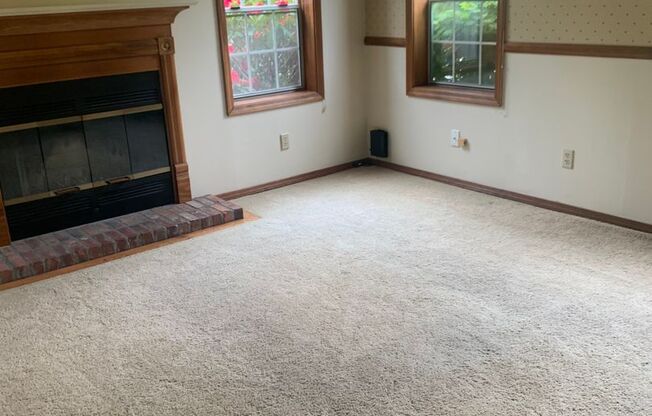 Darling Greenlake Bungalow ! 2 bed, 1.75 bath !
