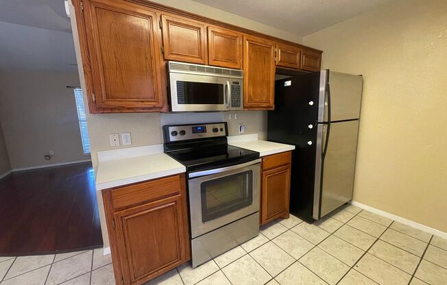 3 beds, 2 baths, $1,595